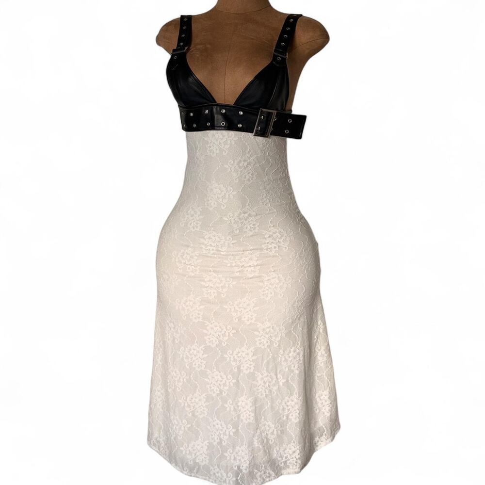 Black white lace buckle